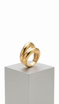 Anillo escultural en oro macizo